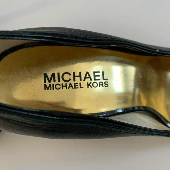 Michael Kors Shoes, Size 7M, Black Leather - Picture 4 of 5